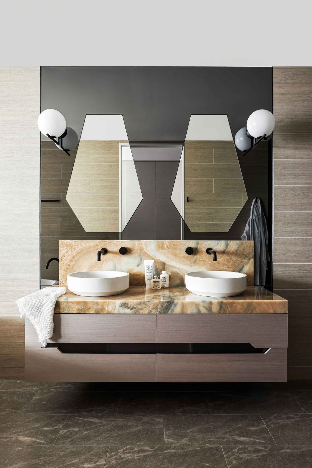 vsszan713112100093316.png_vsszan